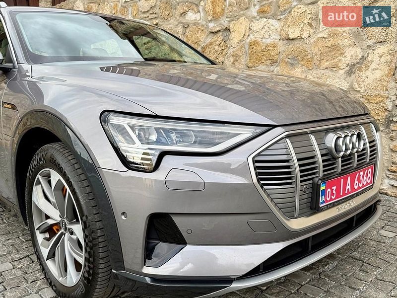 Внедорожник / Кроссовер Audi e-tron 2021 в Ровно