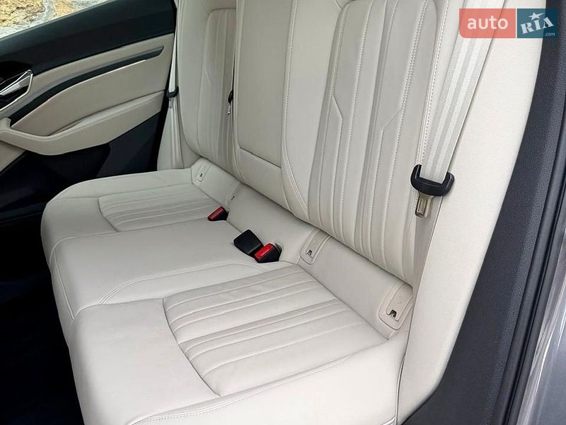 Внедорожник / Кроссовер Audi e-tron 2021 в Ровно