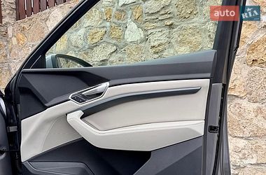 Внедорожник / Кроссовер Audi e-tron 2021 в Ровно