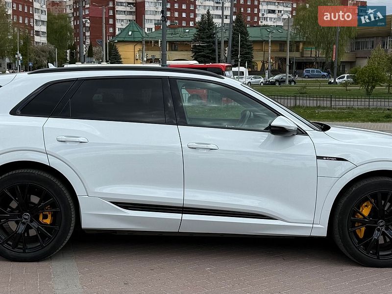 Позашляховик / Кросовер Audi e-tron 2019 в Львові