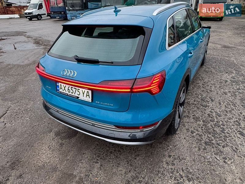 Внедорожник / Кроссовер Audi e-tron 2019 в Харькове