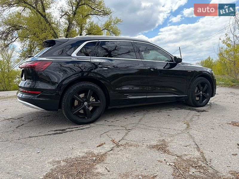 Внедорожник / Кроссовер Audi e-tron 2019 в Кременчуге