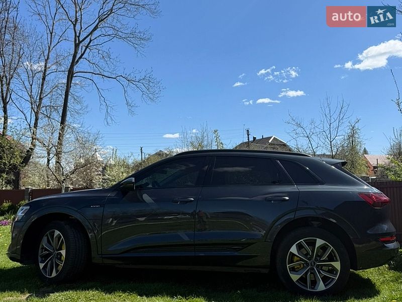 Внедорожник / Кроссовер Audi e-tron 2020 в Ивано-Франковске