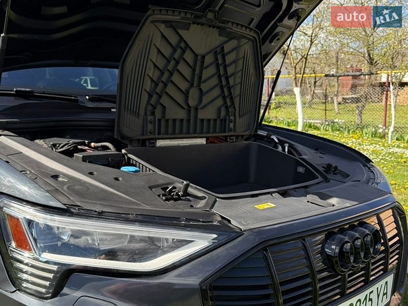Внедорожник / Кроссовер Audi e-tron 2020 в Ивано-Франковске