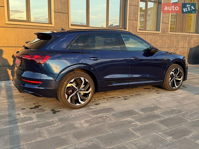 Внедорожник / Кроссовер Audi e-tron 2022 в Харькове