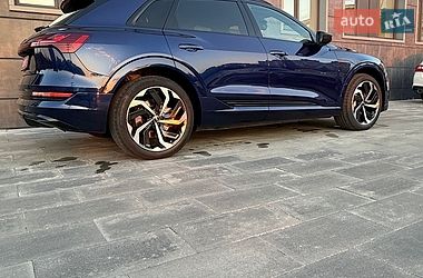 Внедорожник / Кроссовер Audi e-tron 2022 в Харькове
