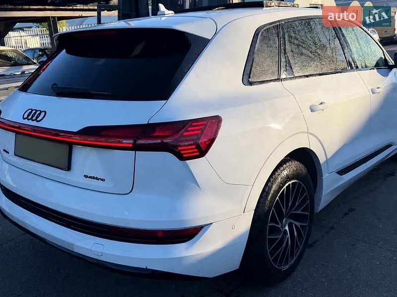Внедорожник / Кроссовер Audi e-tron 2019 в Ровно