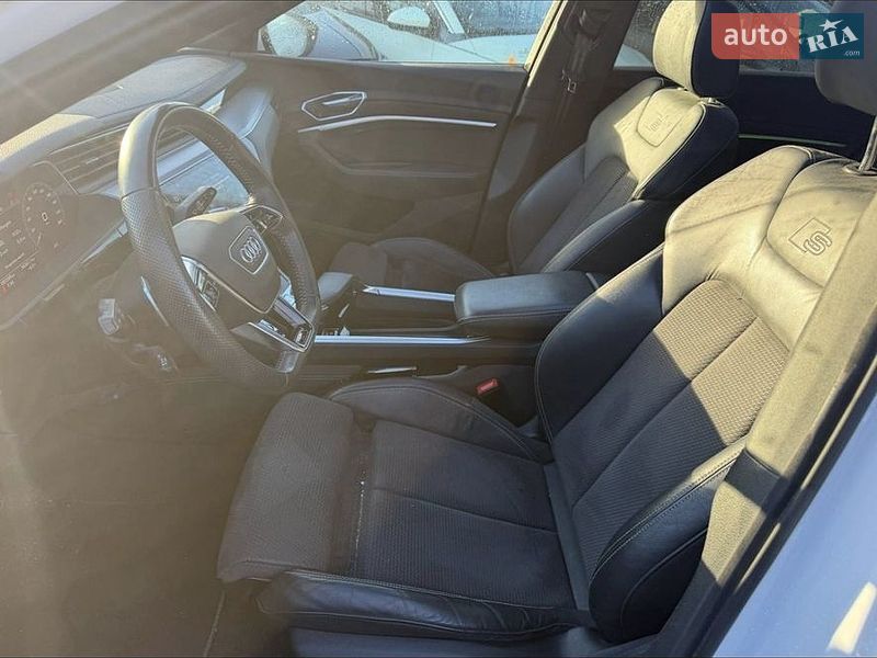 Внедорожник / Кроссовер Audi e-tron 2019 в Ровно