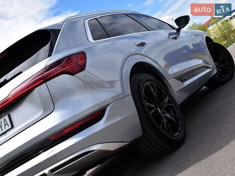 Внедорожник / Кроссовер Audi e-tron 2020 в Дрогобыче