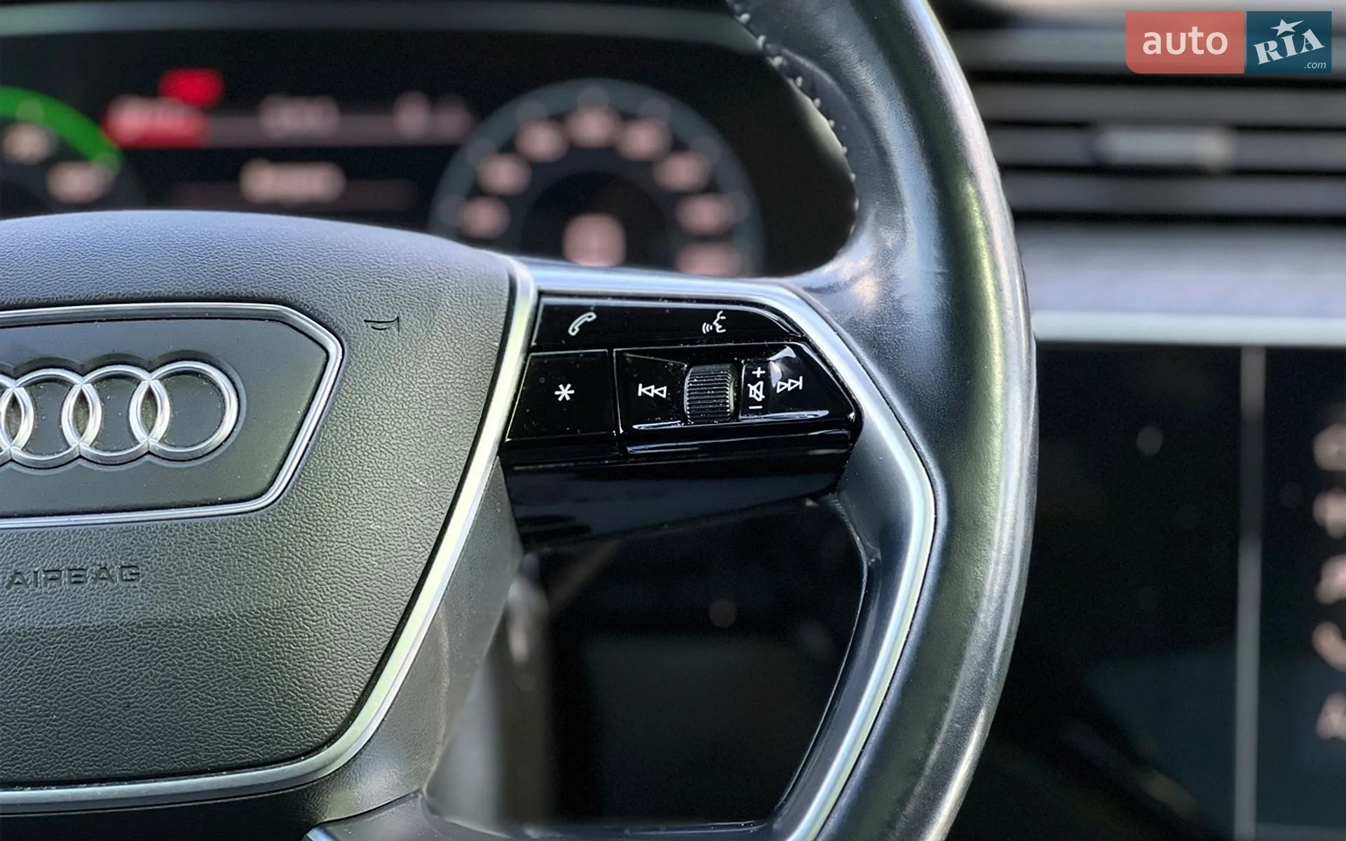 2021 Audi e-tron - мініатюра 12