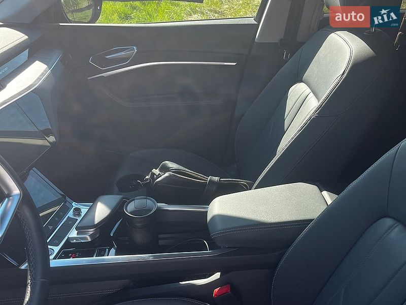 Внедорожник / Кроссовер Audi e-tron 2021 в Киеве
