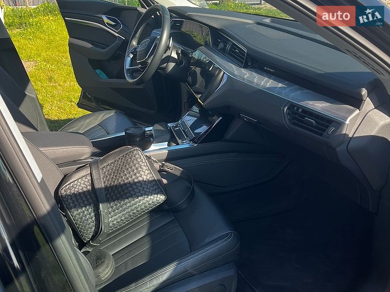 Внедорожник / Кроссовер Audi e-tron 2021 в Киеве