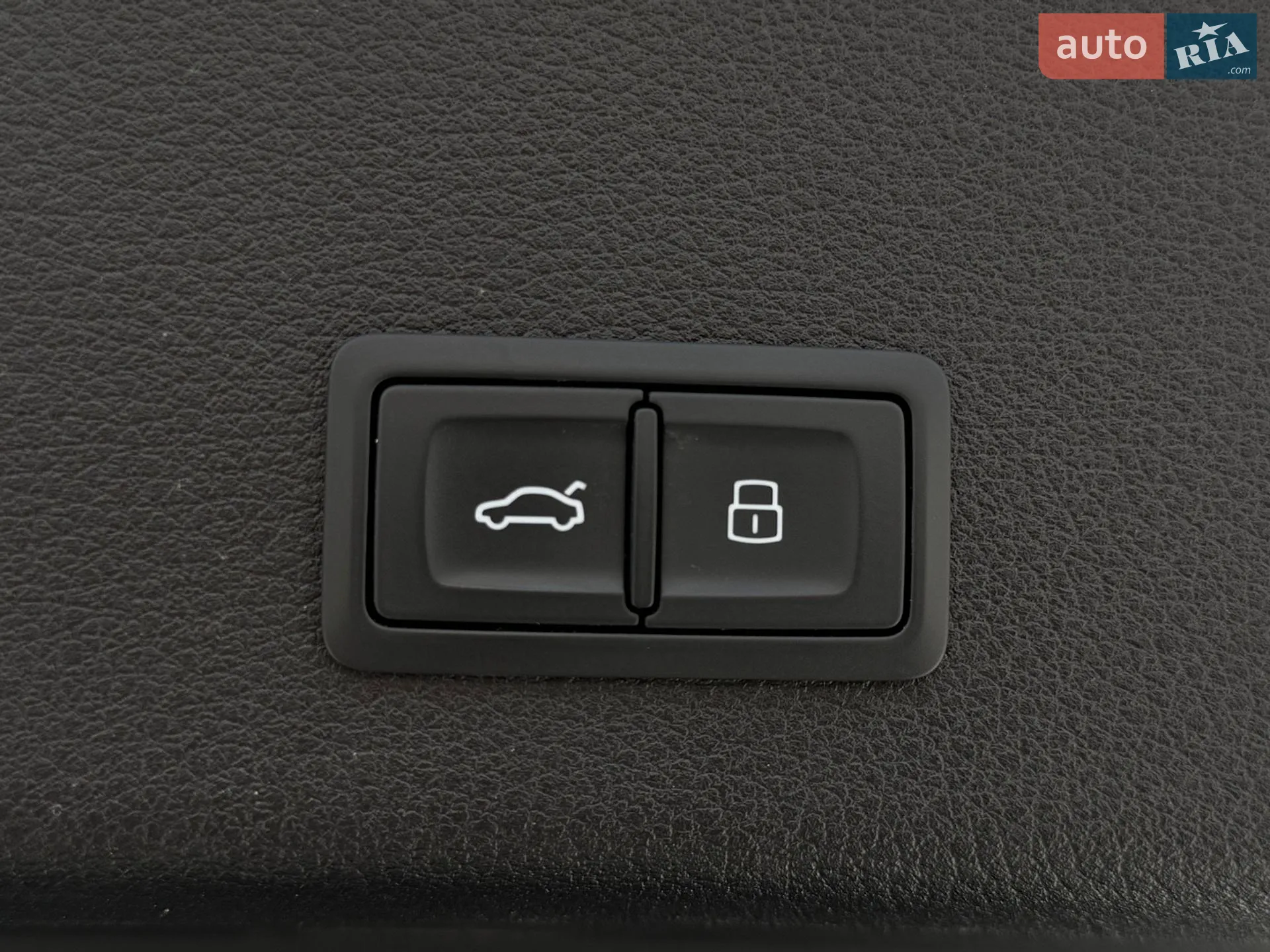 2020 Audi e-tron - мініатюра 13