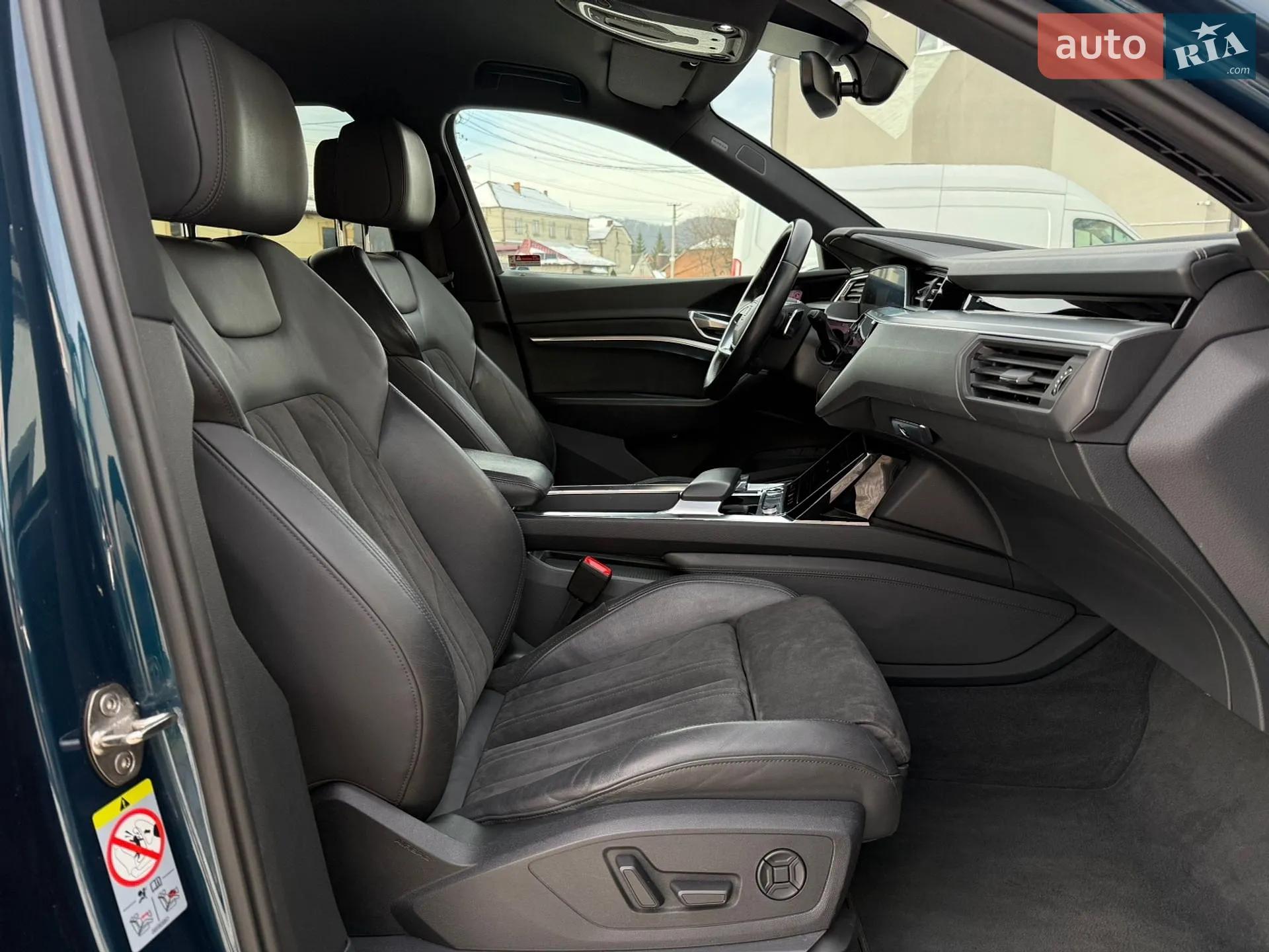 2020 Audi e-tron - мініатюра 119