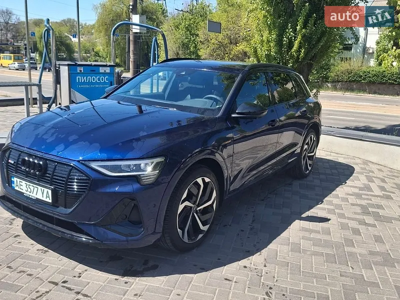 Audi e-tron 2021 VIN WAUZZZGEXNB001376 фото оголошення 10 з 38