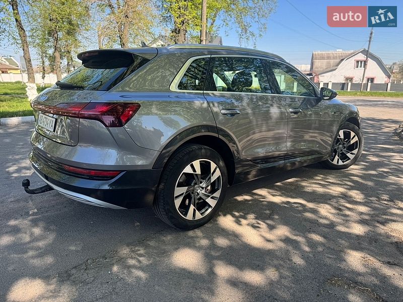 Позашляховик / Кросовер Audi e-tron 2020 в Вінниці