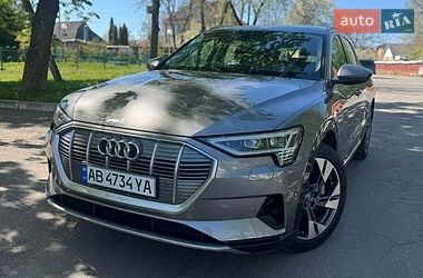 Позашляховик / Кросовер Audi e-tron 2020 в Вінниці