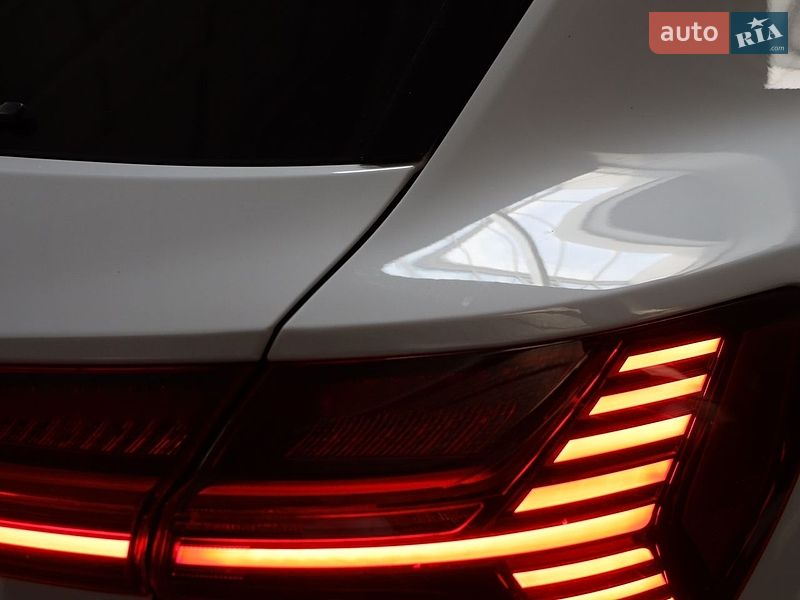 Внедорожник / Кроссовер Audi e-tron 2022 в Луцке