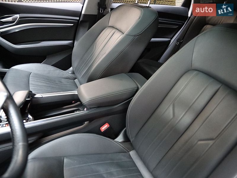 Внедорожник / Кроссовер Audi e-tron 2022 в Луцке
