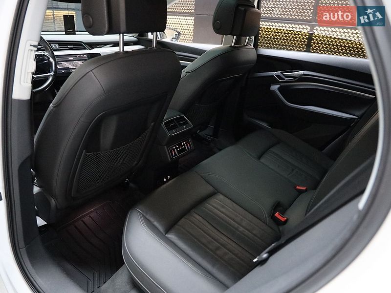 Внедорожник / Кроссовер Audi e-tron 2022 в Луцке