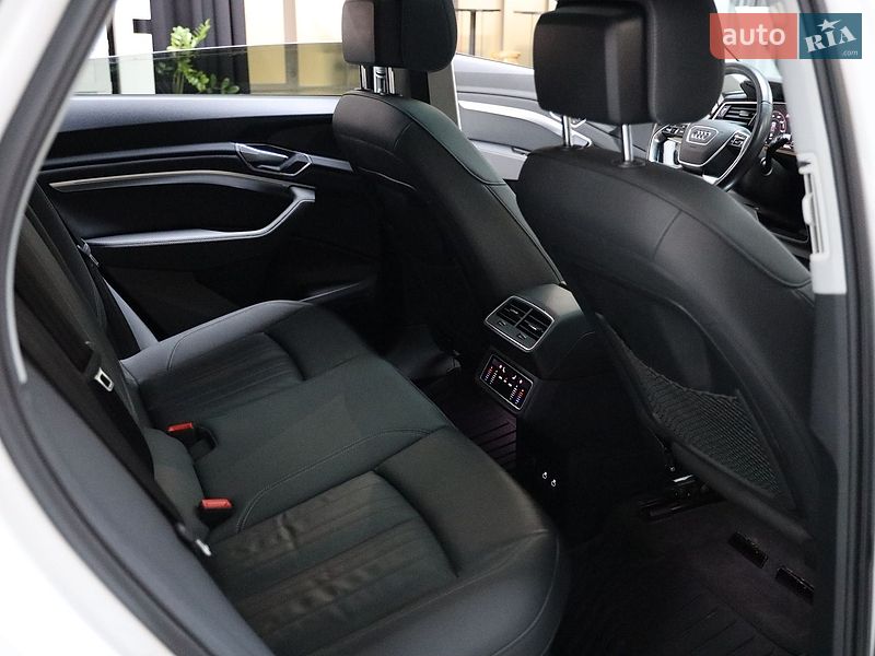Внедорожник / Кроссовер Audi e-tron 2022 в Луцке