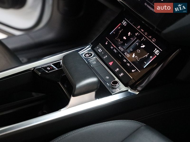 Внедорожник / Кроссовер Audi e-tron 2022 в Луцке