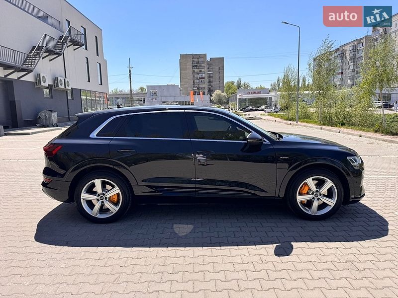 Внедорожник / Кроссовер Audi e-tron 2021 в Хмельницком