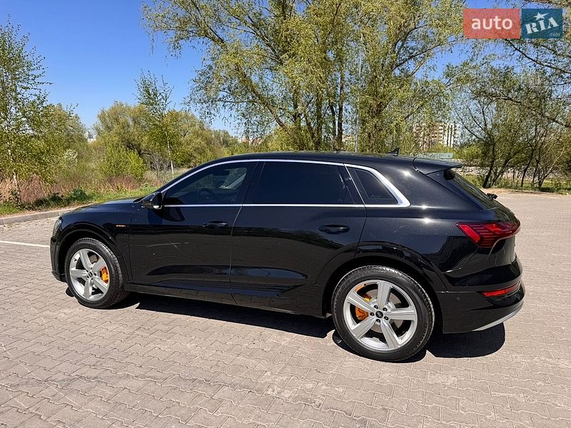 Внедорожник / Кроссовер Audi e-tron 2021 в Хмельницком