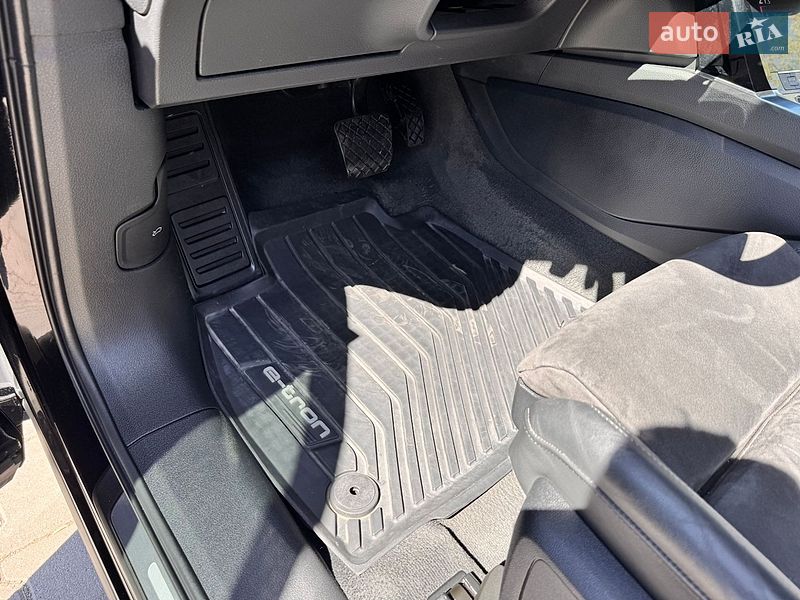 Внедорожник / Кроссовер Audi e-tron 2021 в Хмельницком