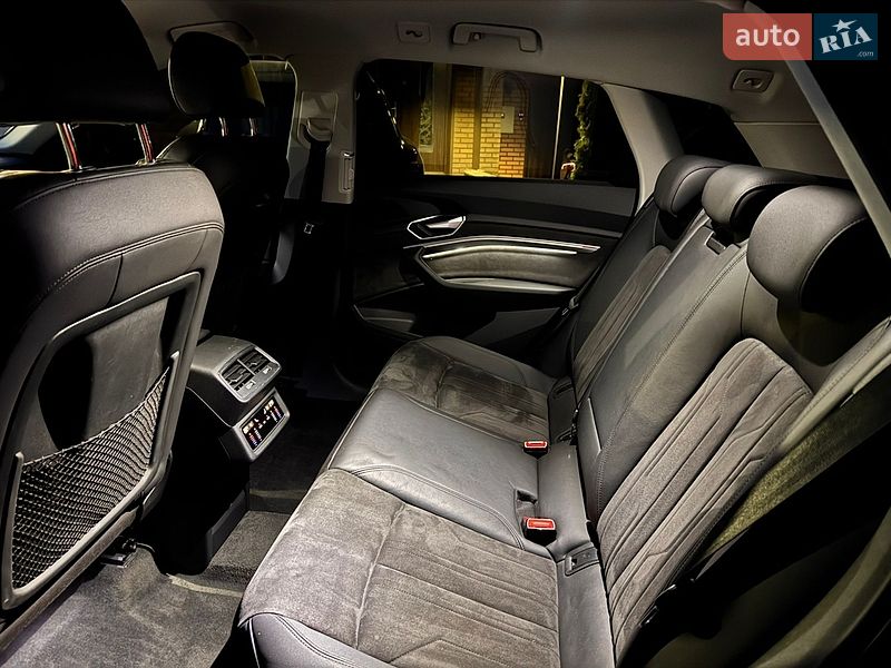 Внедорожник / Кроссовер Audi e-tron 2021 в Хмельницком