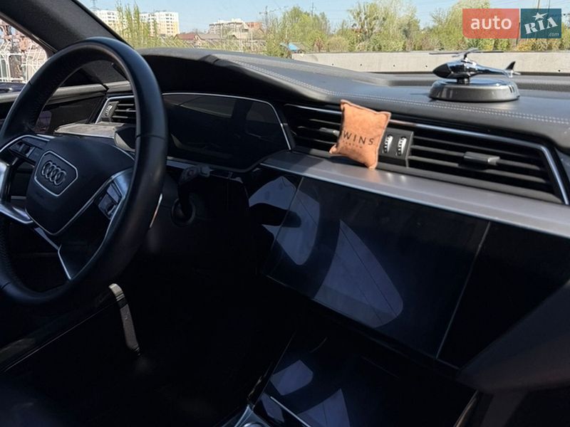 Внедорожник / Кроссовер Audi e-tron 2019 в Буче