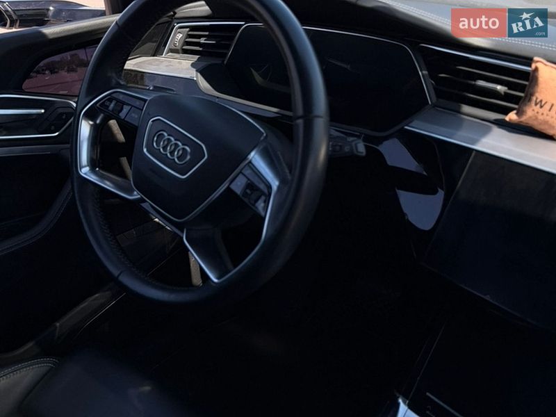 Внедорожник / Кроссовер Audi e-tron 2019 в Буче