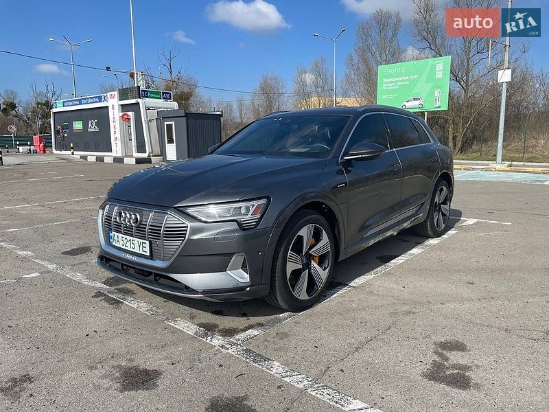 Внедорожник / Кроссовер Audi e-tron 2019 в Киеве