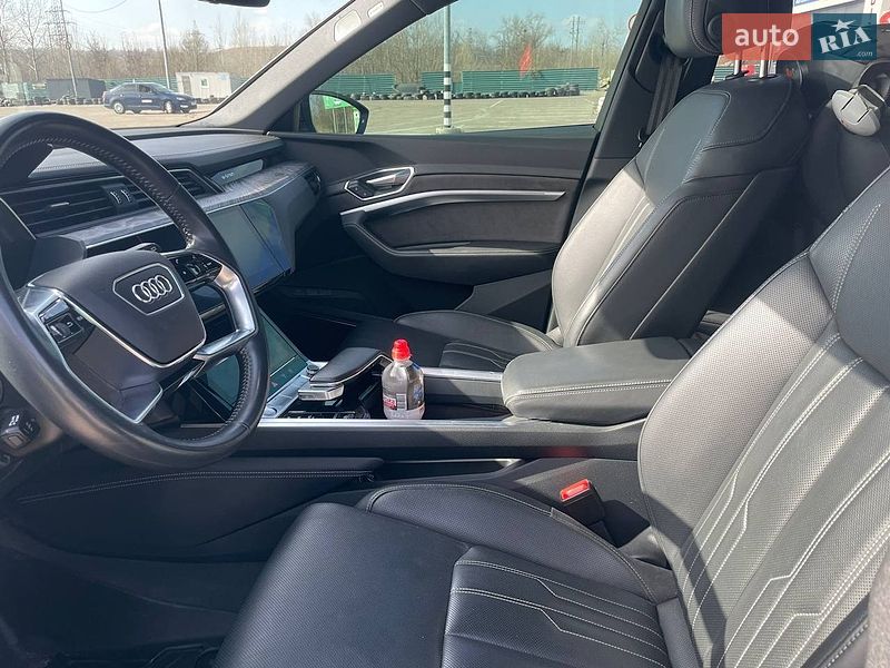Внедорожник / Кроссовер Audi e-tron 2019 в Киеве