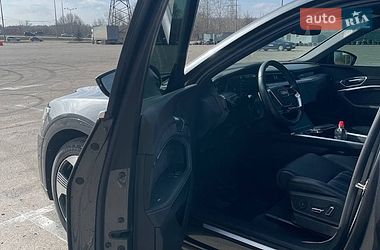 Внедорожник / Кроссовер Audi e-tron 2019 в Киеве