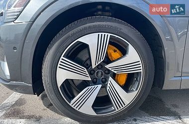 Внедорожник / Кроссовер Audi e-tron 2019 в Киеве