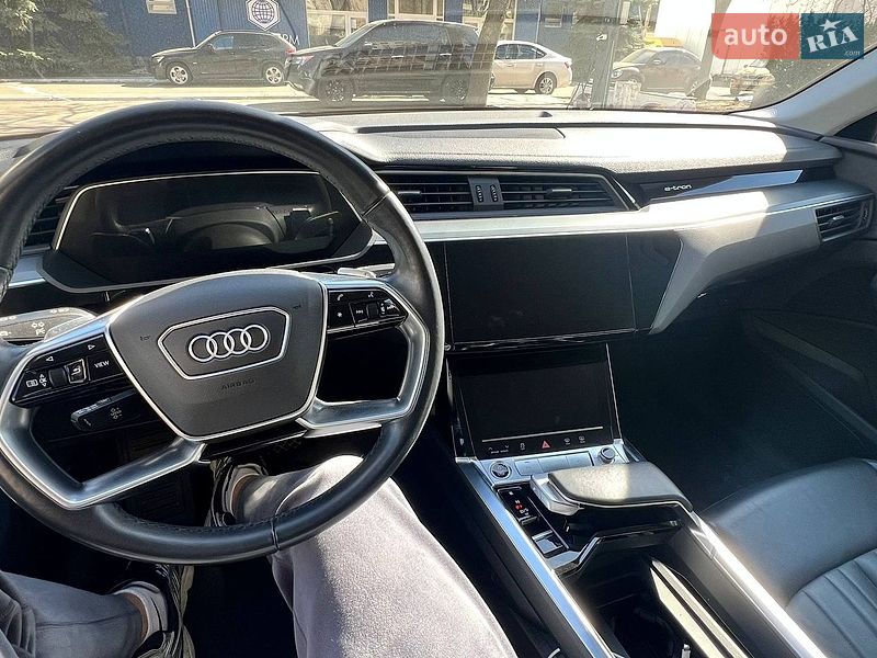 Внедорожник / Кроссовер Audi e-tron 2021 в Киеве