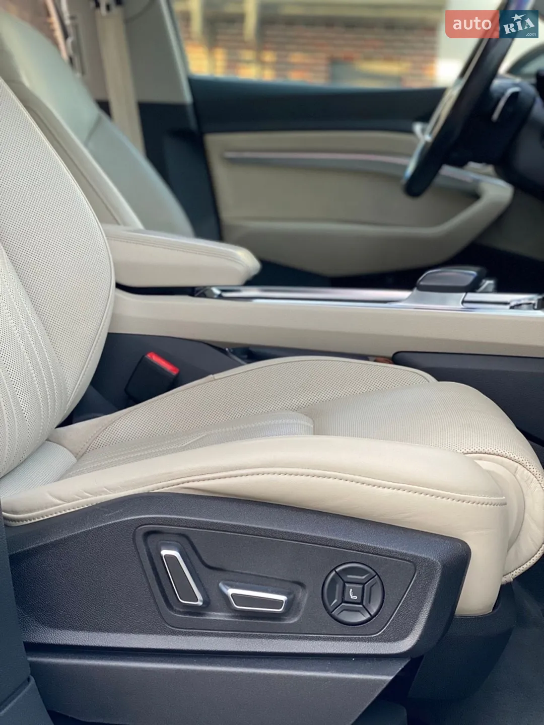 2019 Audi e-tron - мініатюра 34