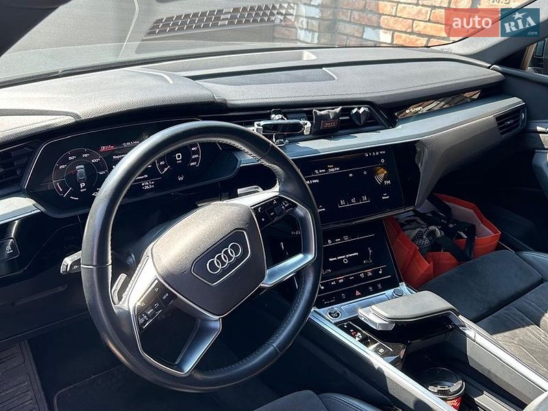 Внедорожник / Кроссовер Audi e-tron 2020 в Днепре фото 5 Внедорожник / Кроссовер Audi e-tron 2020 в Днепре