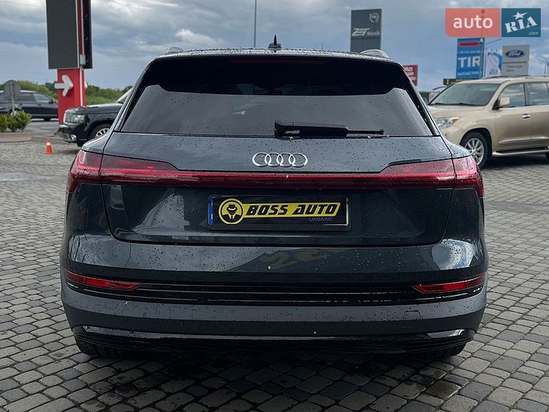 Внедорожник / Кроссовер Audi e-tron 2022 в Мукачево