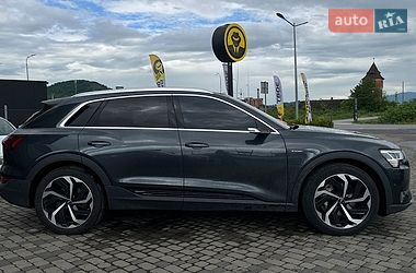 Внедорожник / Кроссовер Audi e-tron 2022 в Мукачево