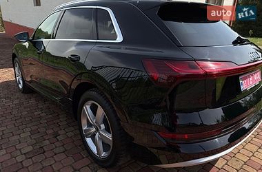 Внедорожник / Кроссовер Audi e-tron 2020 в Сваляве фото 17 Внедорожник / Кроссовер Audi e-tron 2020 в Сваляве