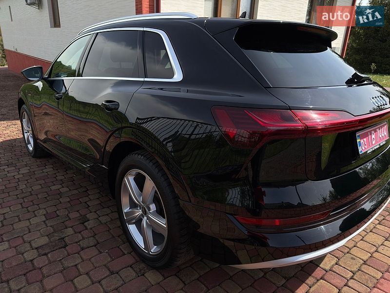Внедорожник / Кроссовер Audi e-tron 2020 в Сваляве фото 17 Внедорожник / Кроссовер Audi e-tron 2020 в Сваляве
