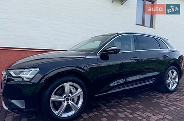 Внедорожник / Кроссовер Audi e-tron 2020 в Сваляве фото 13 Внедорожник / Кроссовер Audi e-tron 2020 в Сваляве