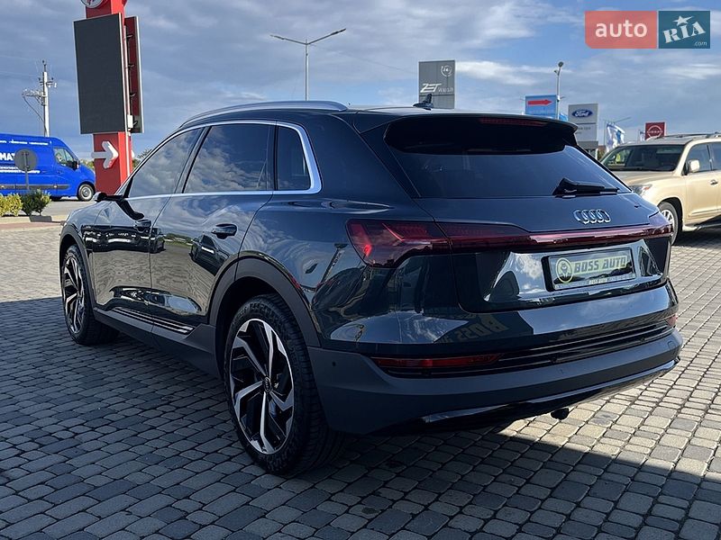 Внедорожник / Кроссовер Audi e-tron 2022 в Мукачево