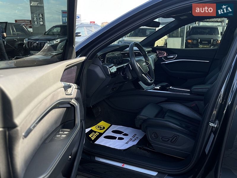 Внедорожник / Кроссовер Audi e-tron 2022 в Мукачево