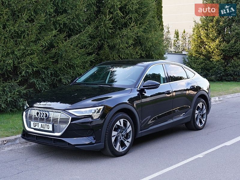 Внедорожник / Кроссовер Audi e-tron 2022 в Киеве