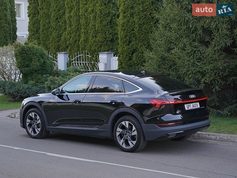 Внедорожник / Кроссовер Audi e-tron 2022 в Киеве