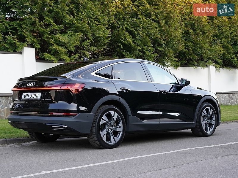 Внедорожник / Кроссовер Audi e-tron 2022 в Киеве