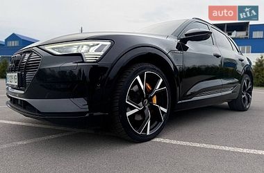 Внедорожник / Кроссовер Audi e-tron 2018 в Хмельнике